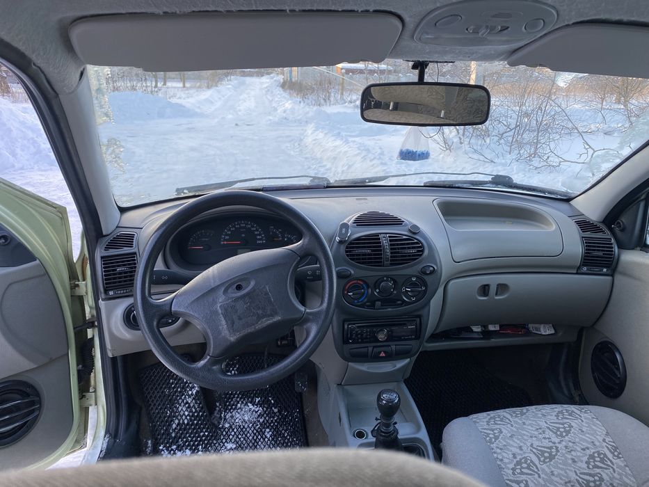 Терміново Lada kalina 2118 седан лада калина 2006 1.6 бензин