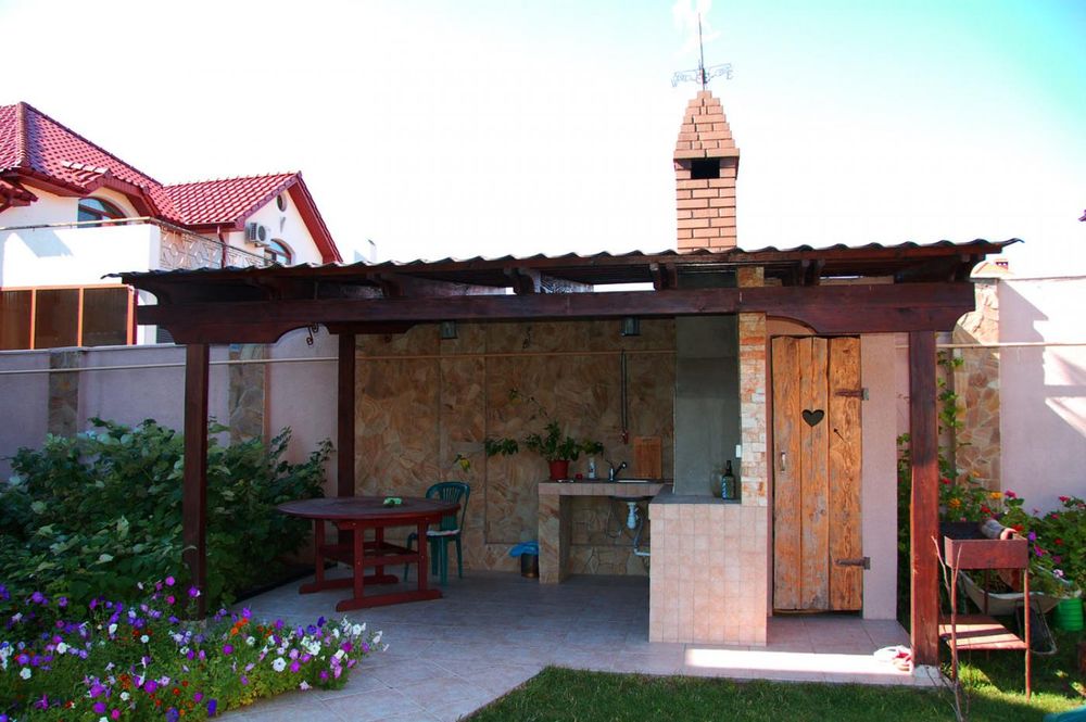 Продам хозяйский дом в Совиньоне, 10 соток земли, близость моря - View 3