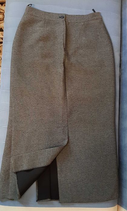 Юбка серая  новая 38р./Лаконічна спідниця міді сіра S/M