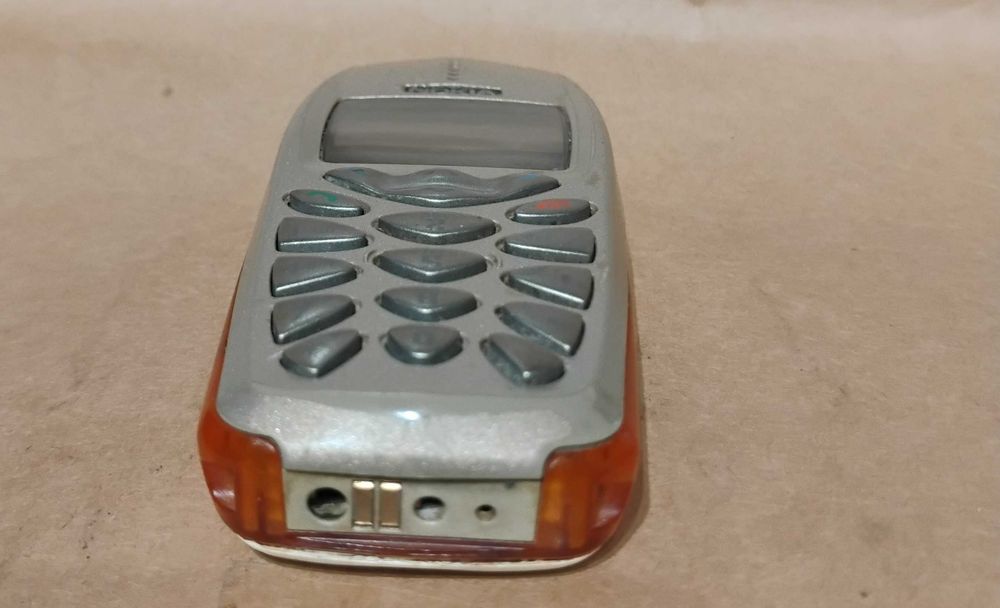 NOKIA 3510 i RH-9 + ładowarka bez simlock nowa bateria