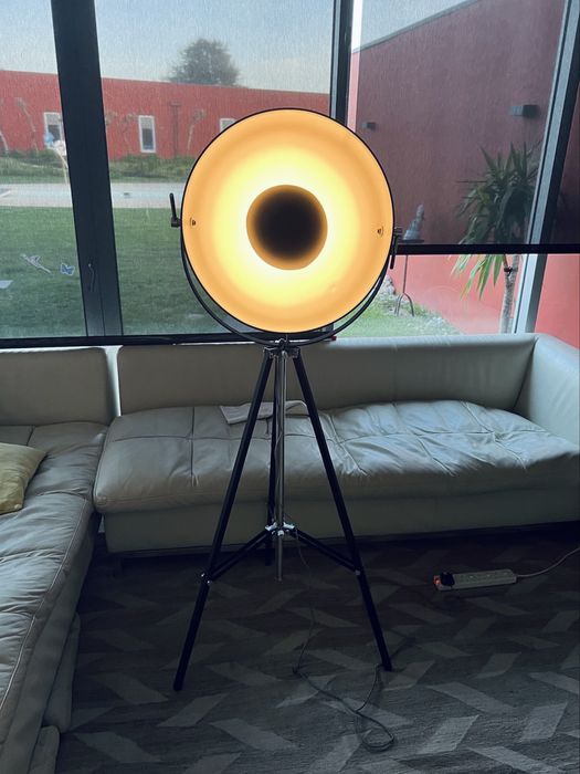 Candeeiro de Pé MADE.com Grande – Estilo Industrial Tripé