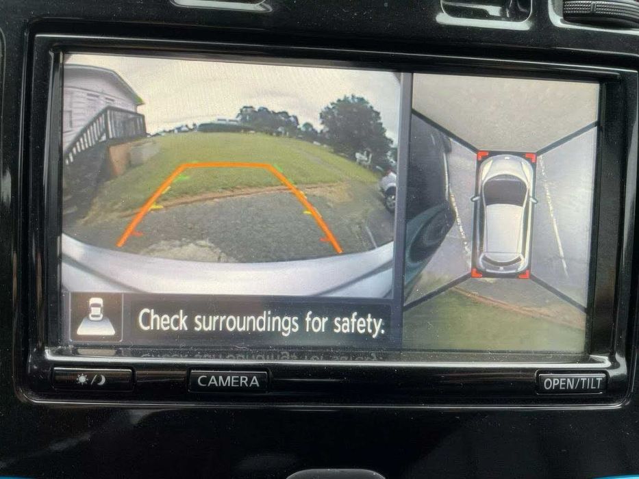 Nissan LEAF SL      2015