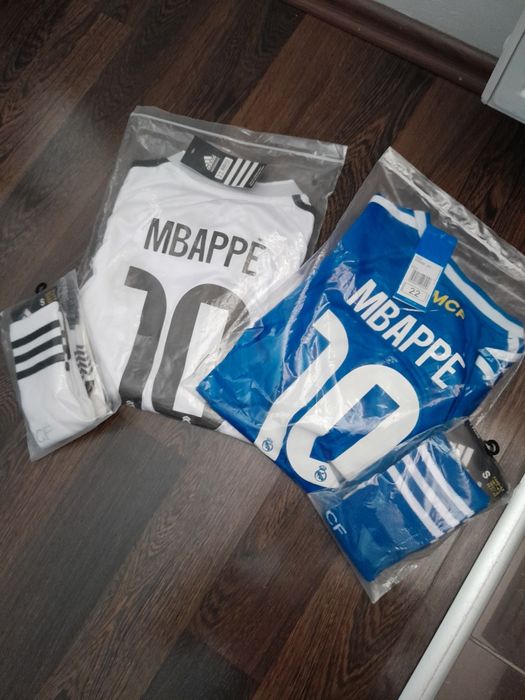 Stroj komplet pilkarski Real Madryt Mbappe (128)(134)(140)(152)(158)