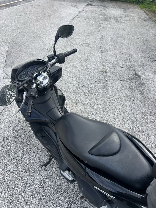 Vendo PCX 125  bem conservada!