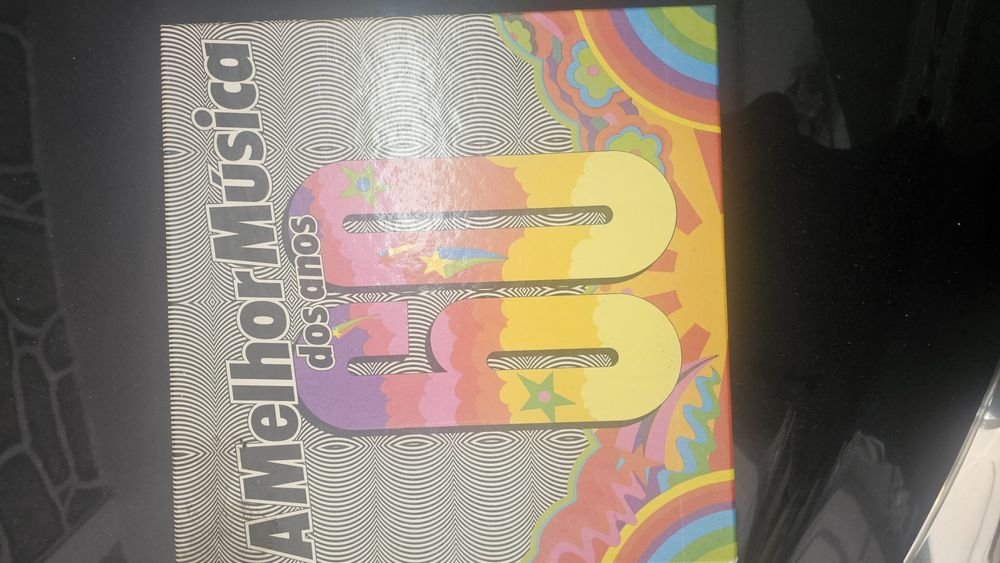 Vendo 2 coletâneas de 10 discos vinil cada.