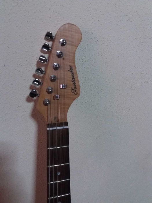 Kit Guitarra elétrica Santander cor-de-rosa