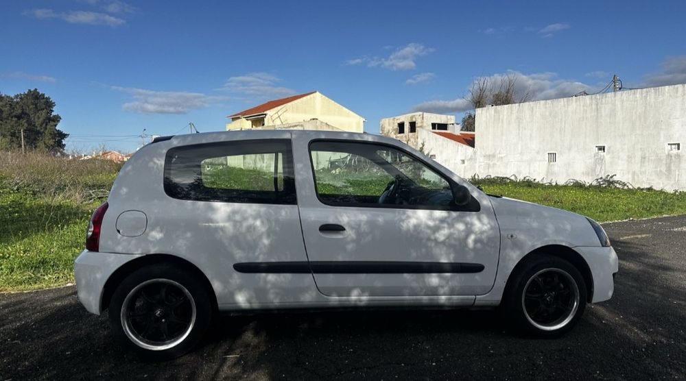 Renault Clio 1.5 DCI comercial