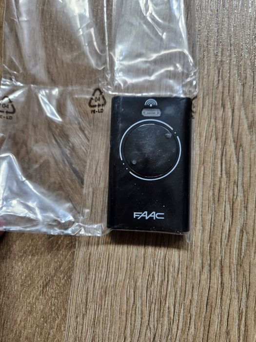 Pilot do bramy FAAC XT2 868 SLH LR 868 MHz oryginalny nowy