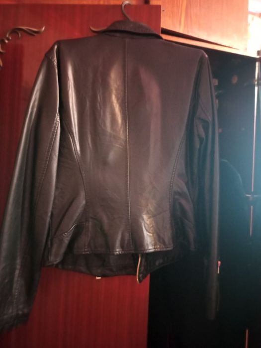 Продам кожану косуху недорого