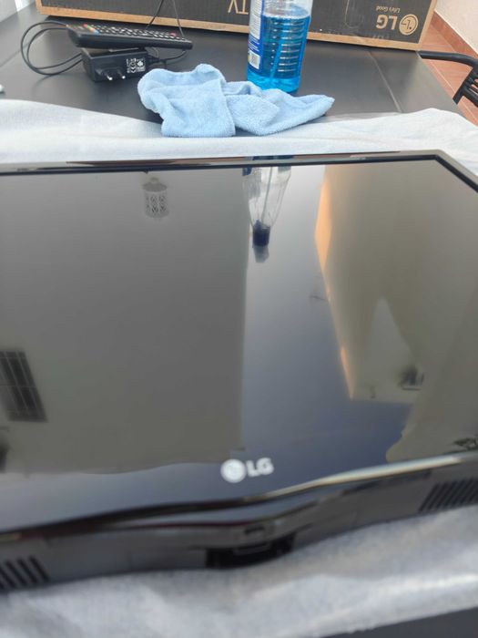 TV LG 60cm 24 inches 24MT48DF