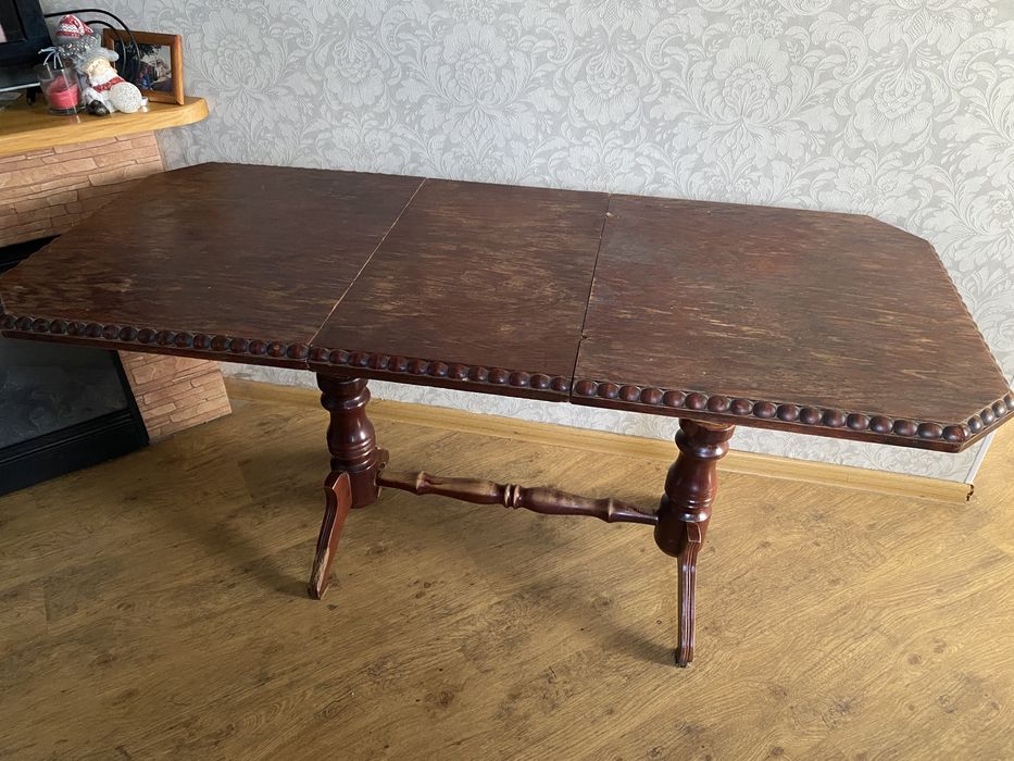 Розкладний стіл