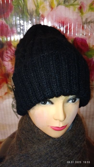 Шапка косами чорна