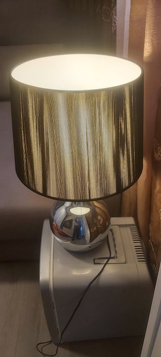 Candeeiro sala preto com pé em cinza prata