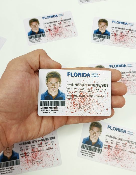 НАЛОЖКА, Сувенірні права з різними персонажами, удостоверения героев