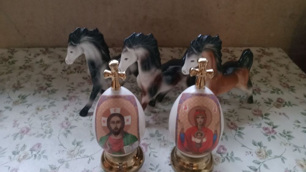 Статуетки фарфорові