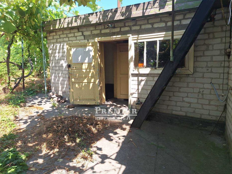 Продаж будинку з видом на озеро