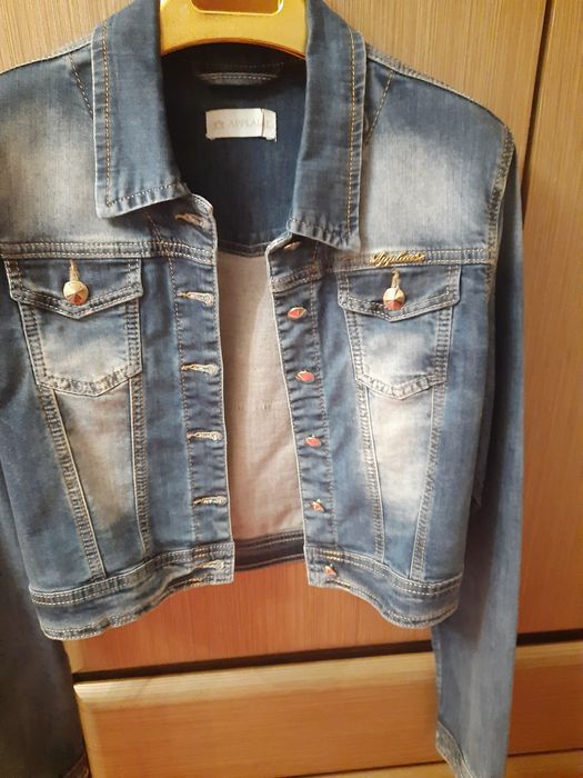 Джинсовий піджак з камінчиками в ідеальному стані