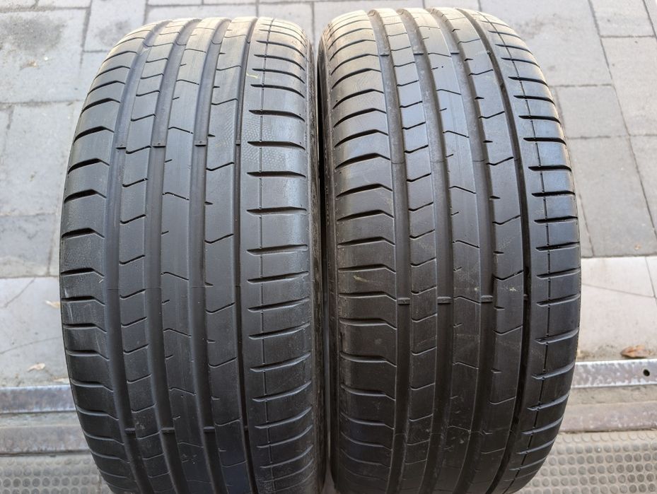 Пара летних шин 225/40 R19 Pirelli Pzero Pz4 Runflat