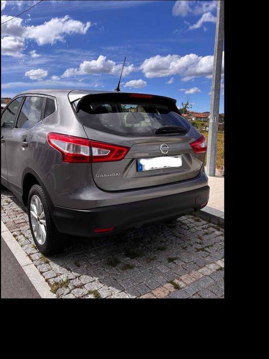 Nissan Qashqai 1.5 dCi Automático – Muito Estimado – 2016
