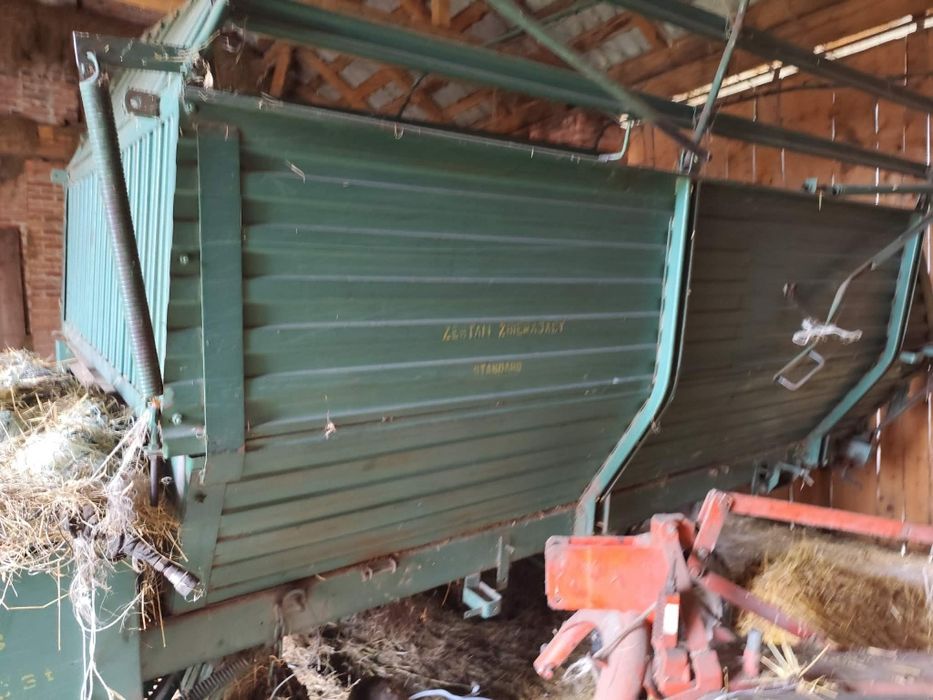 Przyczepa samozbierająca