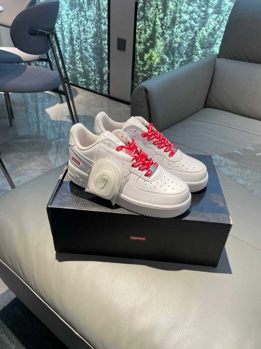 Nike Air Force 1 Low Supreme Biały r.39