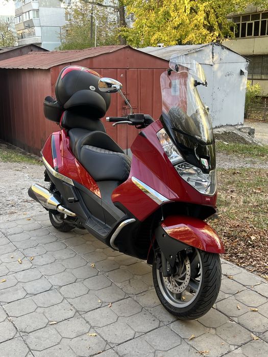 Максі скутер Aprilia Atlantic 500
