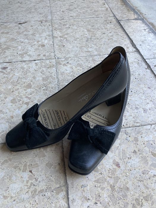 Sapatos Pretos Salto Alto c/ Laço