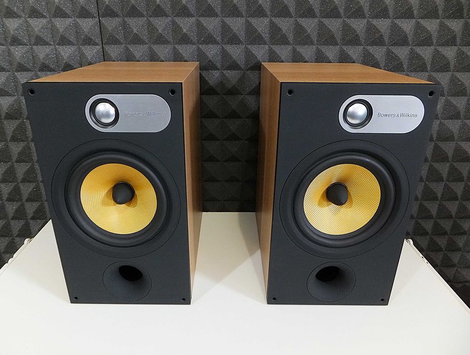 Kolumny głośnikowe monitory B&W BOWERS WILKINS 685