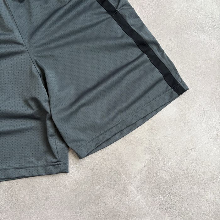 Under Armour Short