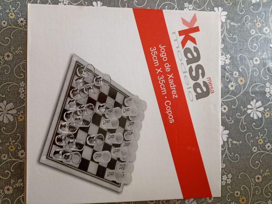 Jogo de Xadrez em Vidro