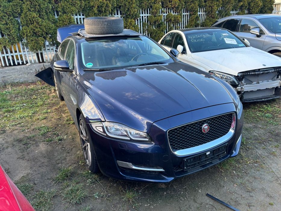 Jaguar xj 2017 mały przebieg