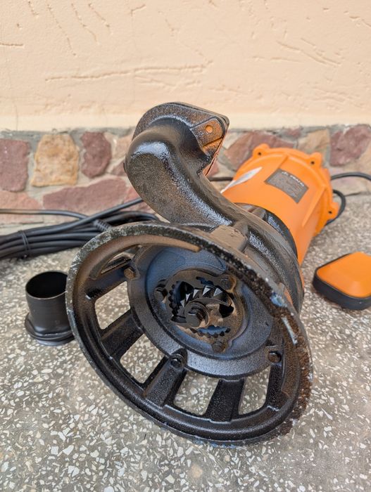 Насос фекальний 1.8 кВт 15 м напір 18 куб в год Фреза