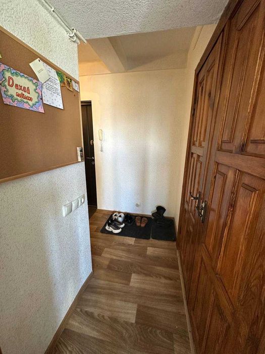 Продам трикімнатну квартиру в жилому стані (чешка), метро Нивки 5-7 хвилин, ДЕРЖПРОГРАМИ