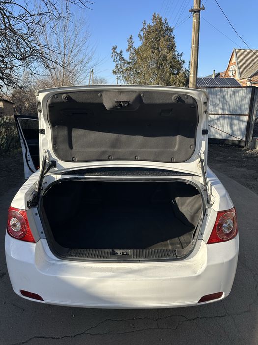 В продажі шевроле епіка