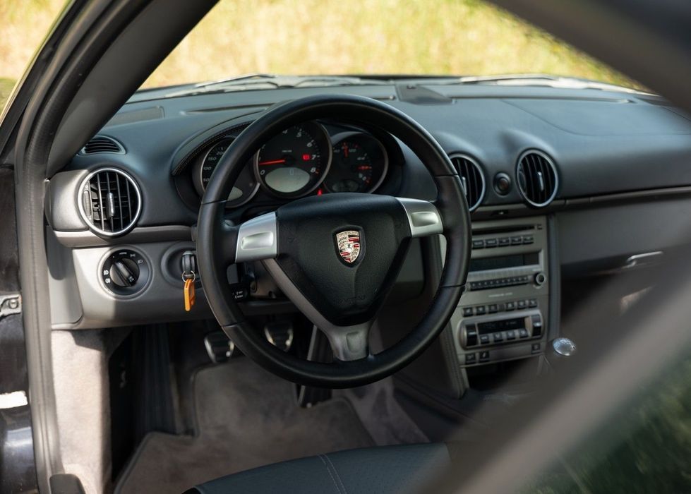 Porsche Cayman 2.7