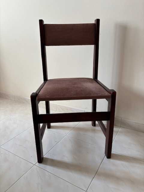 Quarto de casal completo, em madeira (castanho)