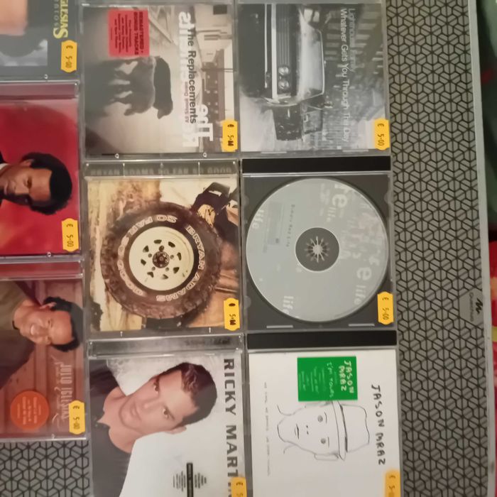 Música em Cd de Artistas Internacionais Consagrados.