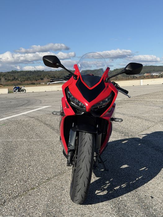 Honda CBR650R 2023 35kw (deslimitada)