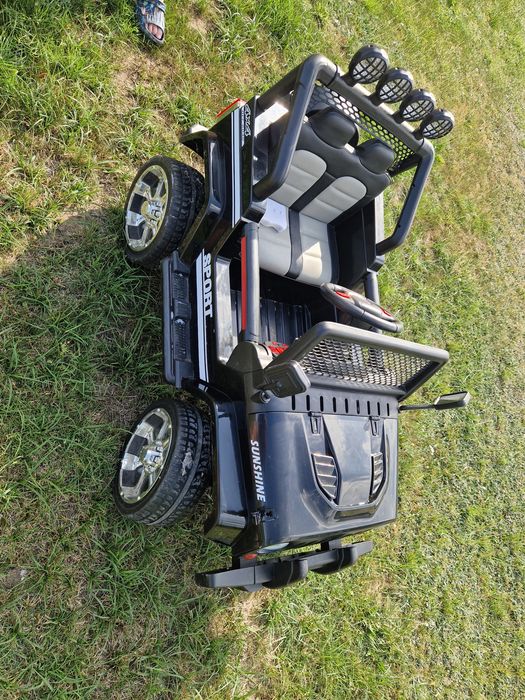 Jeep na akumulator