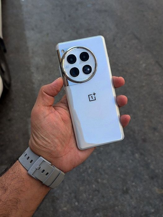 Oneplus 12 (12/256  убийца флагманов глобальная версия Oxygen Snapdragon 8 gen 3)