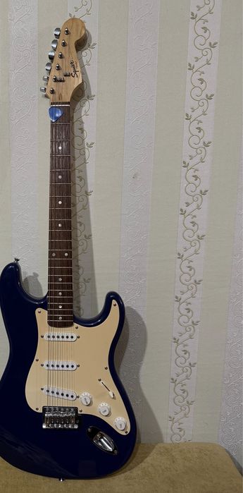 Електрогітара Squier by Fnder Bullet Strat