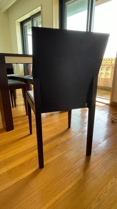 Conjunto Mesa Extensível e 6 cadeiras