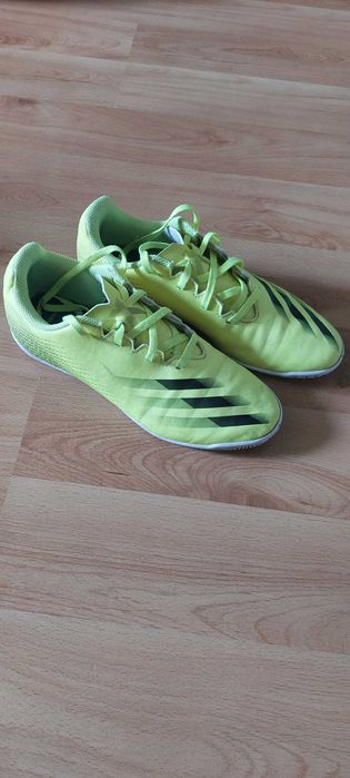 Buty sportowe Adidas Ghosted 4 halowe chłopięce rozmiar 38 i 2/3