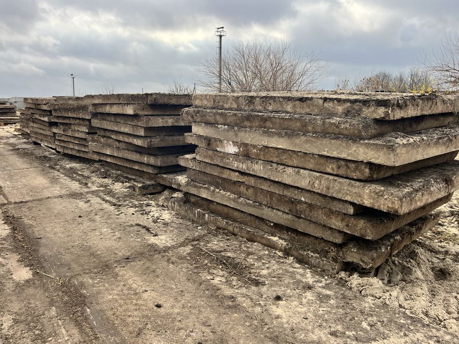 Продам плиты дорожные в отличном состоянии