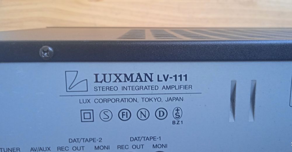 Luxman lv- 111-  wzmacniacz zintegrowany stereo