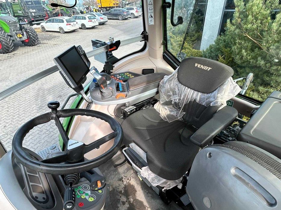 Ciągnik Fendt 824 Vario Profi Plus