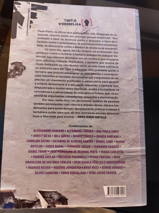 Educação contra a barbárie