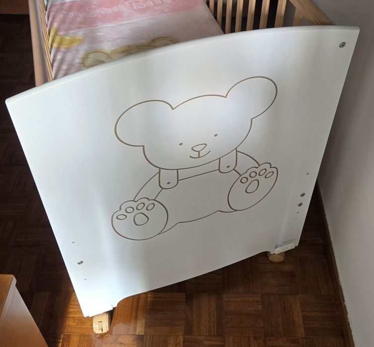 Berço bebé em pinho, excelente qualidade, oferta colchão