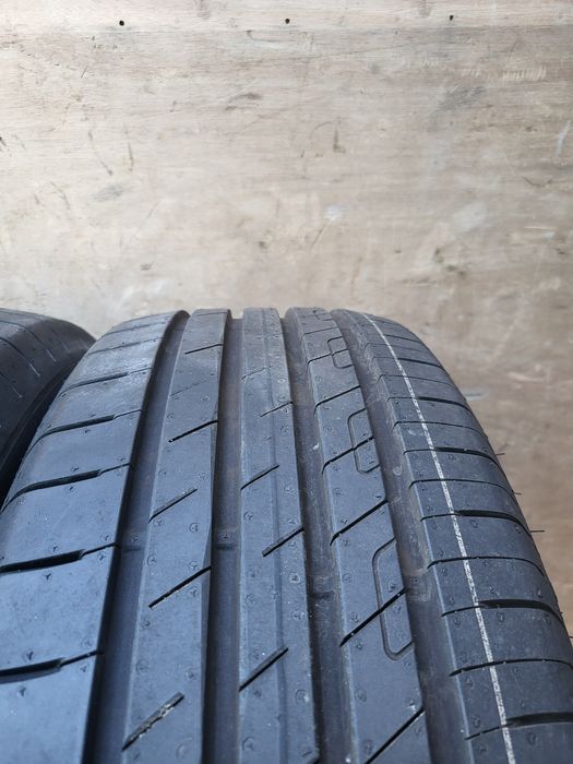GoodYear EffectialGrip 215/55/18 95ah