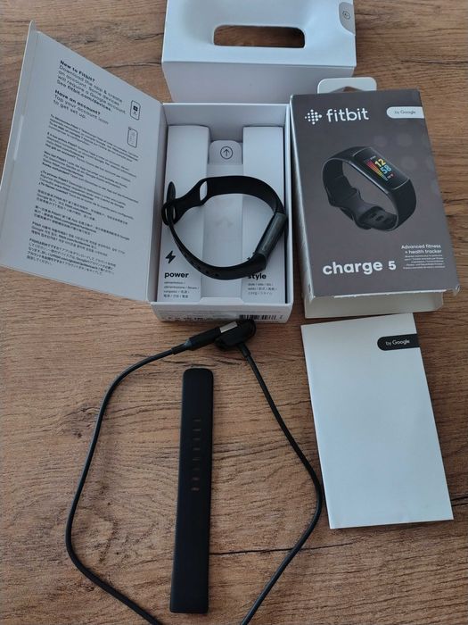 Smartwatch Fitbit charge 5 używany